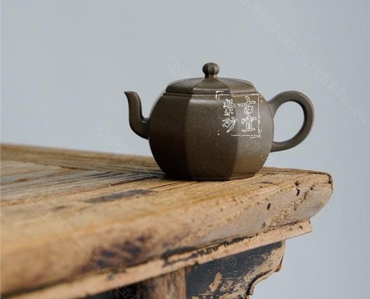 《八方納?！? title=